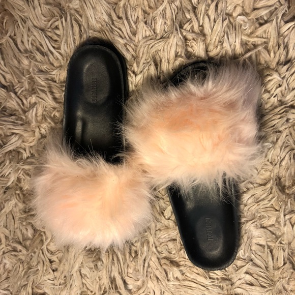 Furry Slides - Picture 5 of 8